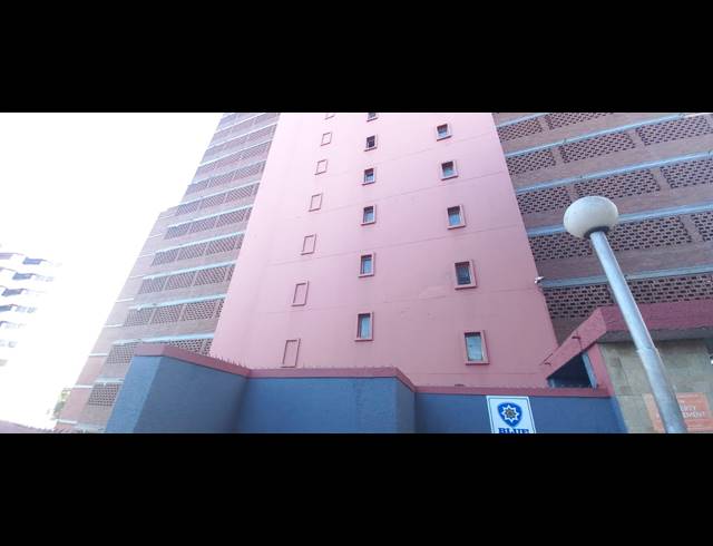 1.5 BEDROOM FLAT FOR SALE IN OVERPORT
